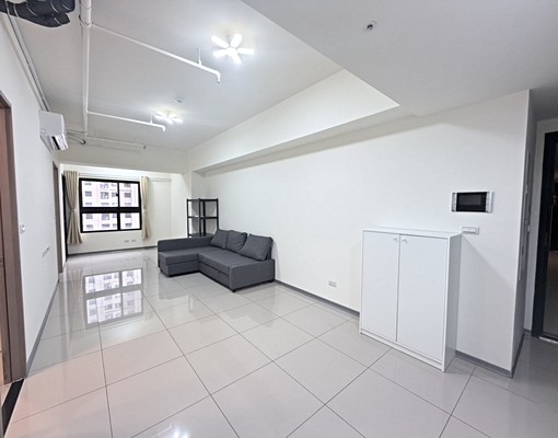 社宅可租補✨輕軌崁頂站✨公設齊全✨傢俱可談✨可寵✨含汽機車位 - Image 3