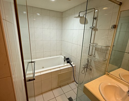 仲介勿擾,北區家庭式大兩房平面車位含管理費 - Image 7