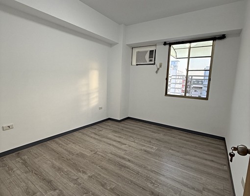 新光三越新天地旁建興南師附小學區舒適美宅 - Image 13