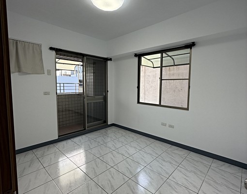 新光三越新天地旁建興南師附小學區舒適美宅 - Image 11