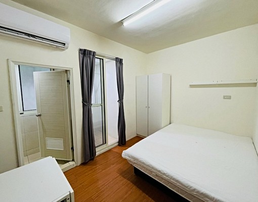 近逢甲商圈獨洗獨曬小資可貓套房(屋主自租) - Image 2