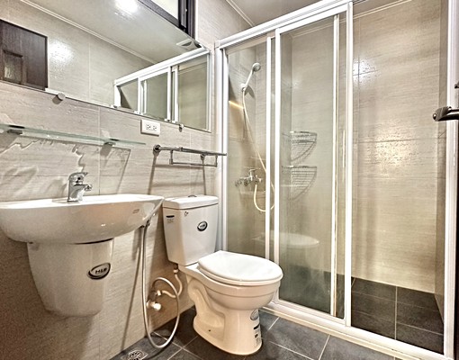 東海商圈秒殺🔥可租補大坪數🔥陽台獨洗曬✨電梯✨子母車 - Image 9