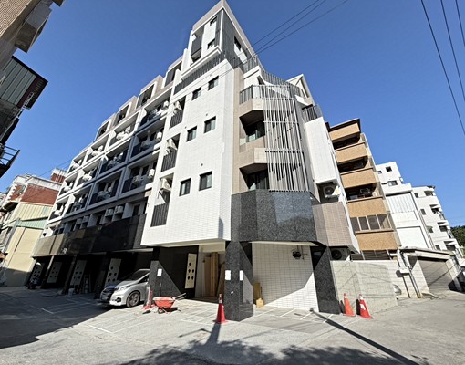 全新完工未入住✨固定機車位✨陽台獨洗曬✨中國醫✨ - Image 1