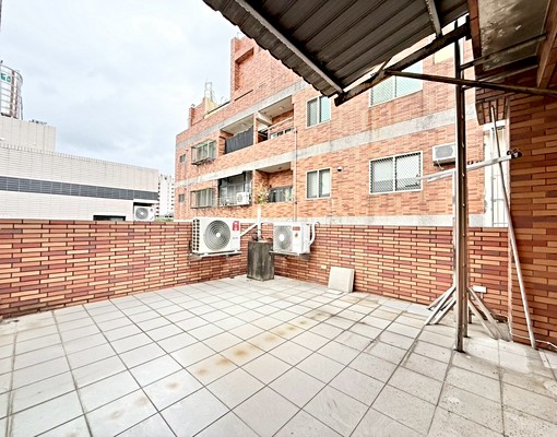 小比💞稀有六房透天✨找我享優惠💞可雙租補戶籍門口可停車 - Image 1