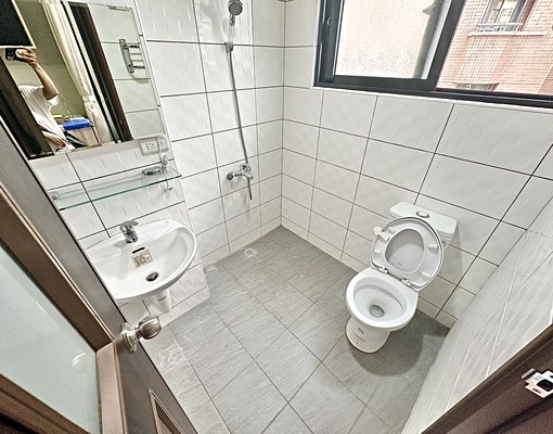 近新光遠百🌻可租補✔️陽台獨洗💓流理臺💥系統裝潢 - Image 8