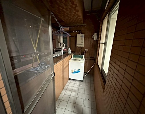 中正路/可租補兩房/採光明亮通風佳/房子重新粉刷整理/ - Image 4