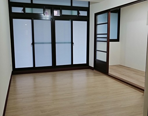 全新裝潢第一手入住,生活機能極佳,交通便利 - Image 1