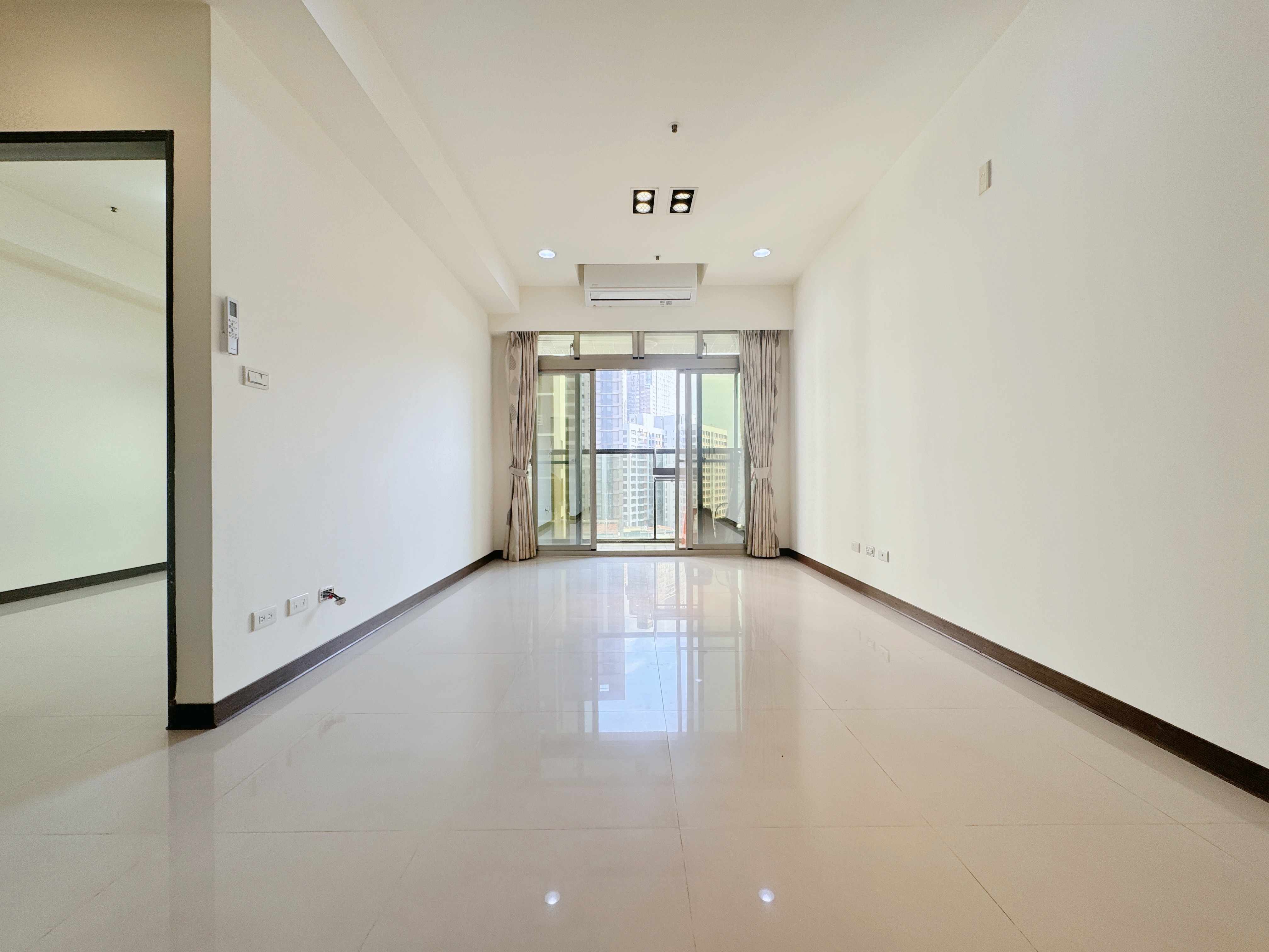 【樸和團隊】南勢角捷運巴黎SMART兩房車位