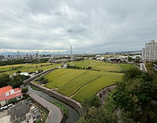 嶺東彩虹城2🍷面七期3房🌈絕美景觀含管理費近精科.工業區 - Image 5