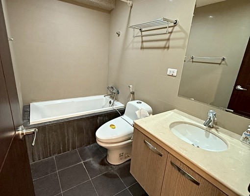 嶺東彩虹城2🍷面七期3房🌈絕美景觀含管理費近精科.工業區 - Image 9