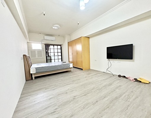 文心國小電梯大套房/全新一級節能空調/租補/台水電/陽台 - Image 2