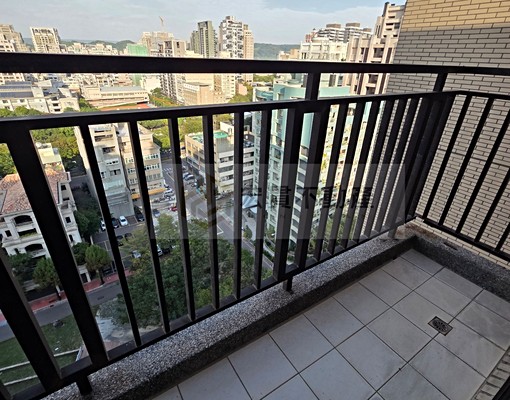 景觀視野樓層質感寬敞大四房間間採光附平面雙車位拎包入住 - Image 11