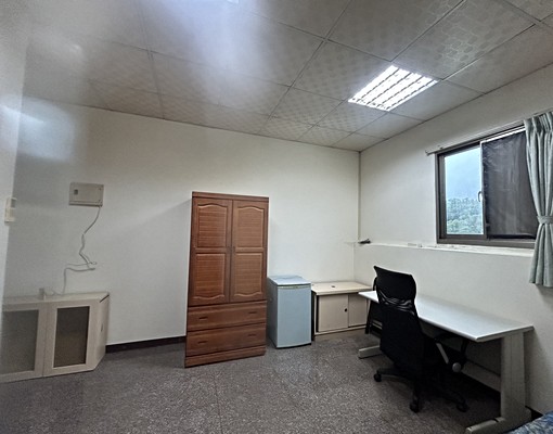 靠近彰師大/電梯套房/拎包可入住/免追垃圾車 - Image 8