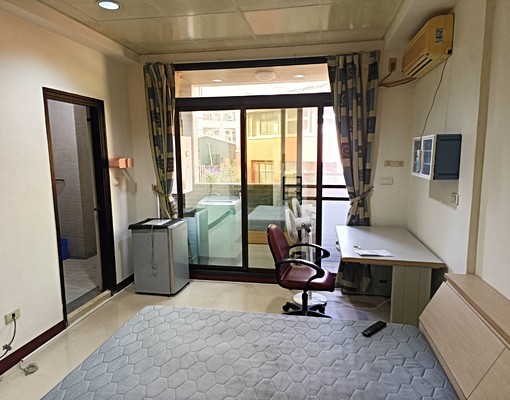 鬧區中~優值電梯套房(可租補) - Image 1