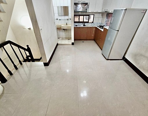 可租補💎稀有整棟5房💎室內車位💎家具全配💎近台61 - Image 6