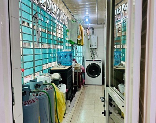 公寓二樓家具家電都有.免帶家具.上班合租亦可. - Image 14