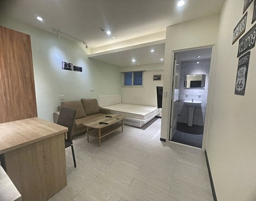 板橋-埔墘商圈-雙租補📌明亮大套房+超大浴室📌附洗脫烘 - Image 2