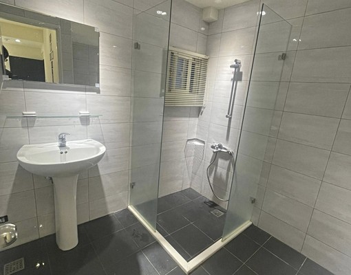 板橋-埔墘商圈-雙租補📌明亮大套房+超大浴室📌附洗脫烘 - Image 6