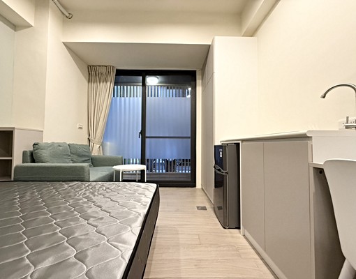 精誠向上商圈首選✨可雙租補✨木質裝潢✨流理台✨陽台獨洗 - Image 2