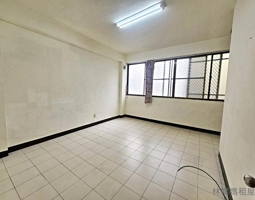 👍林媽媽👍永康大橋車庫透天四房 - Image 4