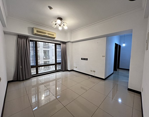 歐洲村帝后兩房車 - Image 1