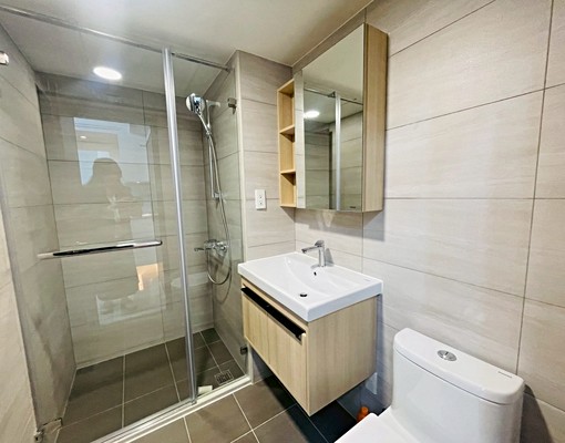 河堤世界全新明亮裝潢2+1房雙衛浴平車 - Image 9