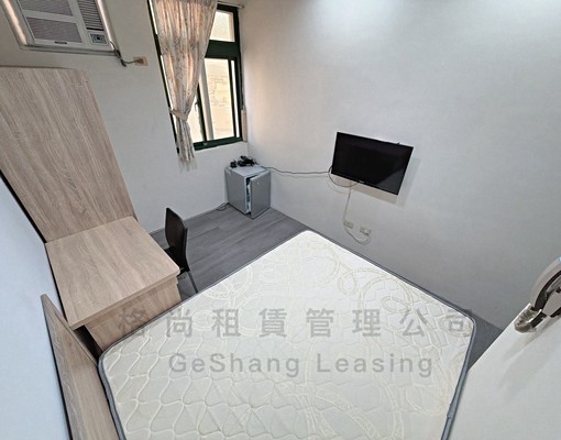 C金山街-木質電梯套房-嶄新家具 - Image 2