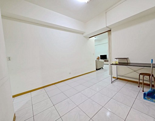 文心路vs大墩五街口|室內大空間4房3陽台 - Image 1