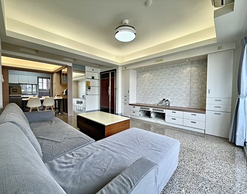 可租補/戶籍🔥L型沙發/更衣室💖3+1房/全配✅無限棟距 - Image 3