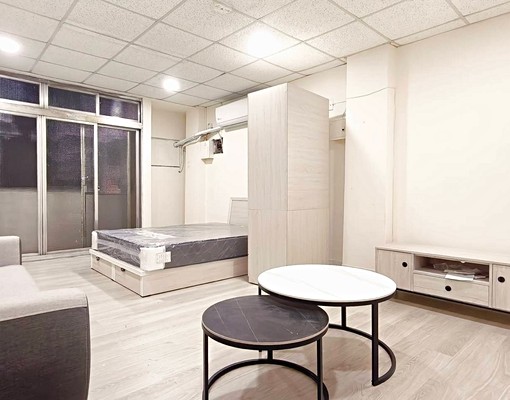 逢甲西屯市場國小/臨路透天爬梯2樓全新整修二房/可貓一層一戶 - Image 2