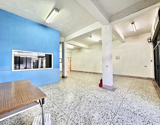 清泉崗科學園區🌺兩棟打通透天🌺門前雙平車🌺100坪🌺 - Image 2