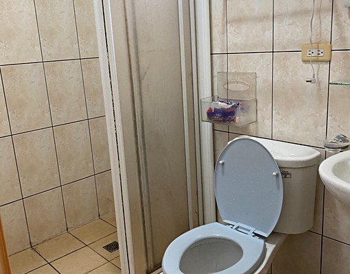 龍山路2段電梯採光套房(屋主自租) - Image 4