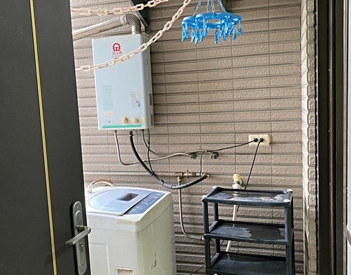 龍山路2段電梯採光套房(屋主自租) - Image 5