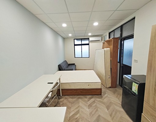 板橋車站捷運5-6分鍾新整理大陽台雙人床超大套房 - Image 3