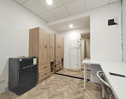 板橋車站捷運5-6分鍾新整理大陽台雙人床超大套房 - Image 4