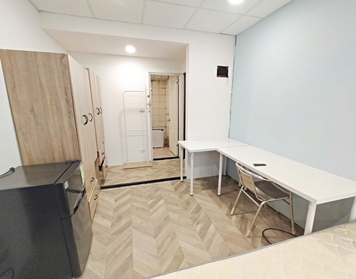 板橋車站捷運5-6分鍾新整理大陽台雙人床超大套房 - Image 7