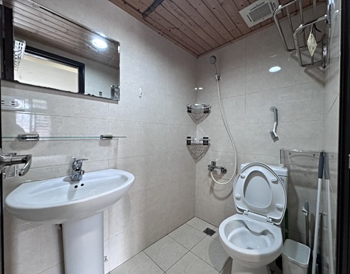 徐匯捷運二樓套房*禁菸* - Image 3