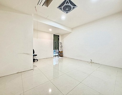 🏪三鐵共黃金店面|可營登・可做吃的|空間彈性好規劃🚄 - Image 9