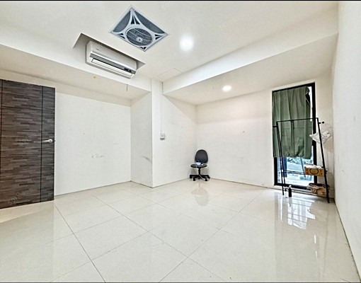 🏪三鐵共黃金店面|可營登・可做吃的|空間彈性好規劃🚄 - Image 8