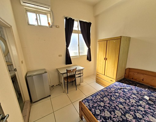 近園區採光套房/垃圾處理 - Image 1