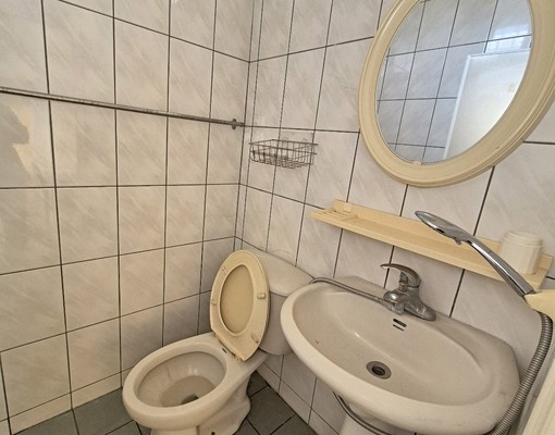 近園區採光套房/垃圾處理 - Image 4