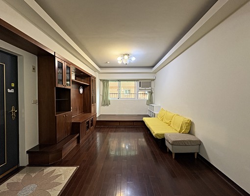 泰林路泰山國中旁優質社區.三房含汽機車位可租補 - Image 1