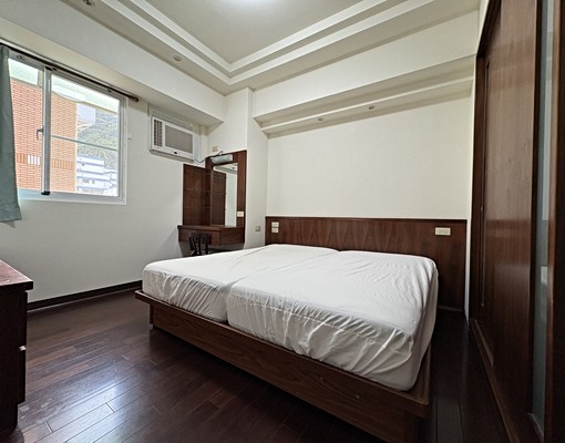 泰林路泰山國中旁優質社區.三房含汽機車位可租補 - Image 3