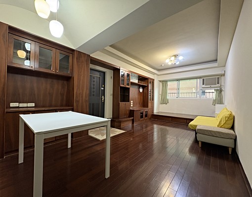 泰林路泰山國中旁優質社區.三房含汽機車位可租補 - Image 2