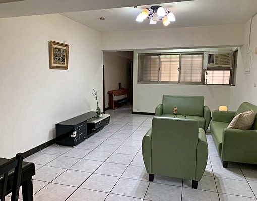 精華地段🌟三房含車位🌟家具全配🌟台水電 - Image 2