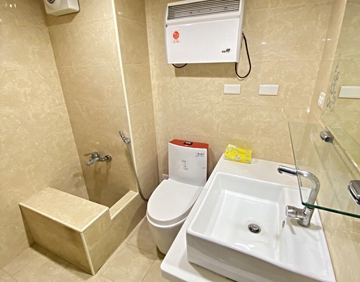 蘇活大街♡可租補+入戶藉♡高魔術空間♡溫馨2房♡採光明亮舒適 - Image 5