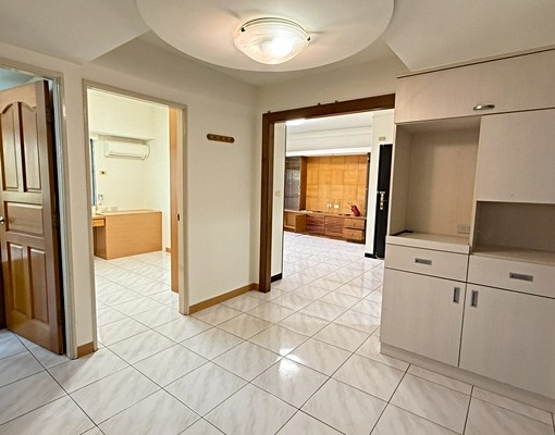 優質月河社區方正大四房出租~環河東路四段 - Image 5