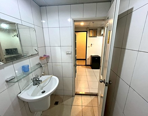 劍潭❣️免爬高走道窗通風~士林夜市捷運機能佳~小吃林立~ - Image 4