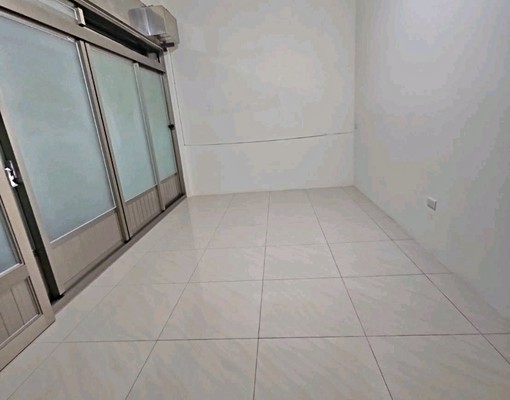 【寶興街活巷邊間一樓】【適合店住辦網拍倉儲】 - Image 1