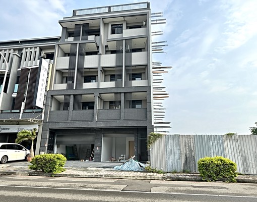 逢甲.中央公園.經貿園區.全新完工電梯設備全大陽台套房 - Image 2